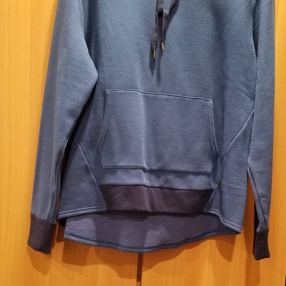 Rainbeau Hooded Sweater - Picture 2 of 5